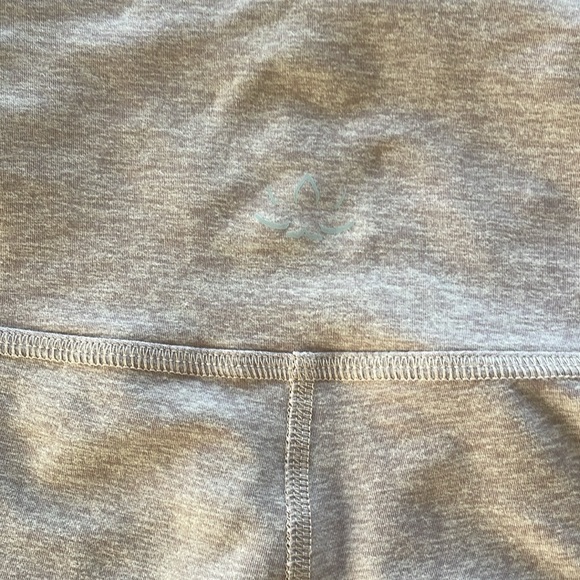NWOT Beyond Yoga Spacedye keep pace biker short in Chai - Picture 4 of 7